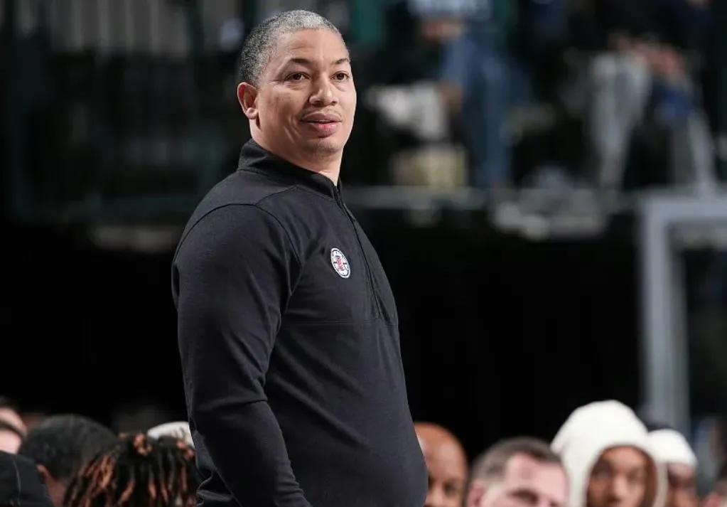 包含阿尔萨德队长受伤病困扰，或或影响出战！的词条