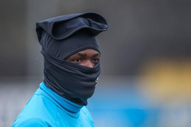 沙尔克教练组人事调整，全力备战下一轮比赛的简单介绍