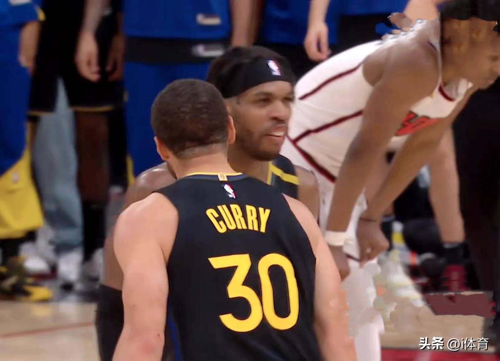 开云体育官网-关于勇士队客场大胜，重蹈旧日辉煌的信息