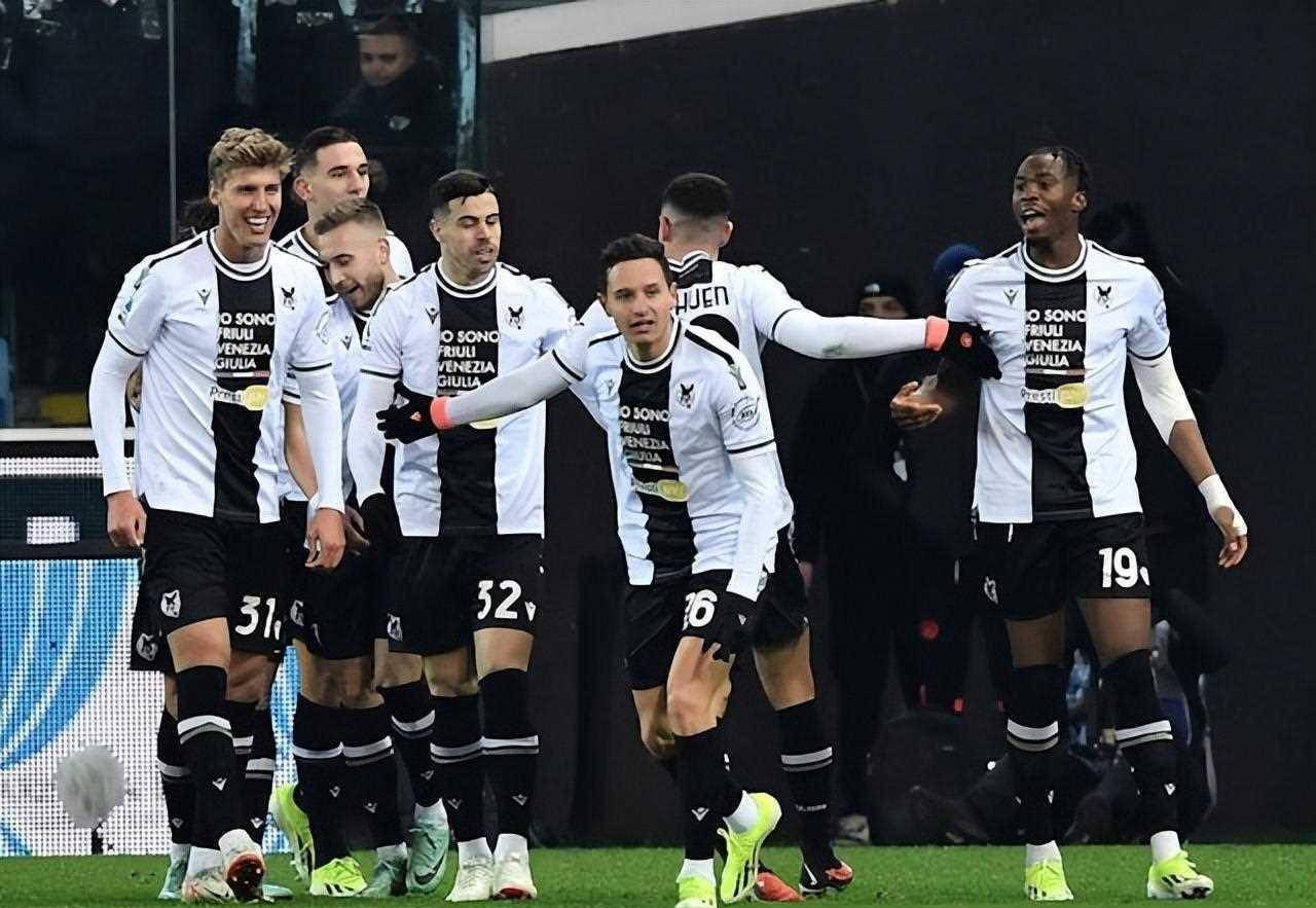 开云体育官方网站-乌迪内斯客场逆袭，扳平局面