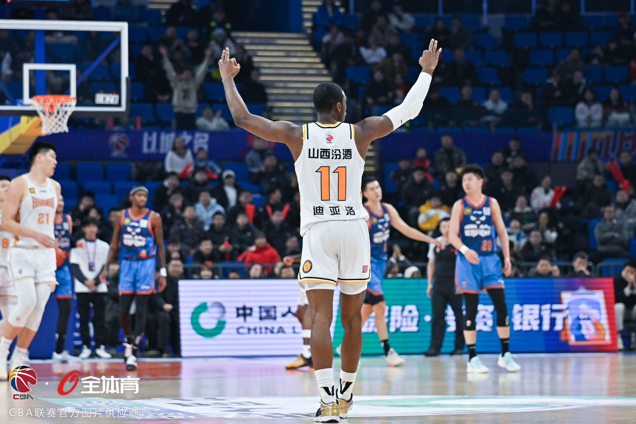 热门球队备战决赛阶段，备战正酣