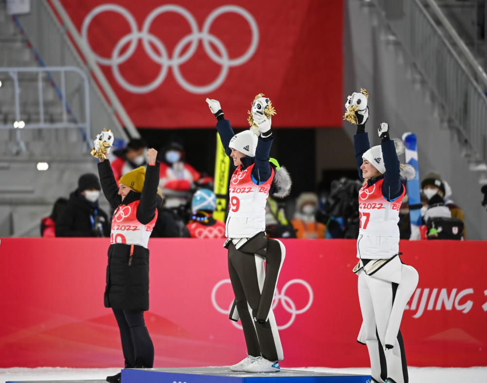 开云APP-斯洛文尼亚选手在滑雪比赛中晋级