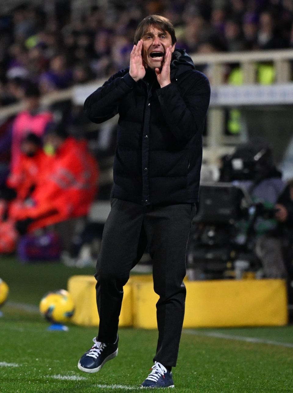 开云下载-包含那不勒斯中场大腿受伤，或将缺席未来几场比赛的词条