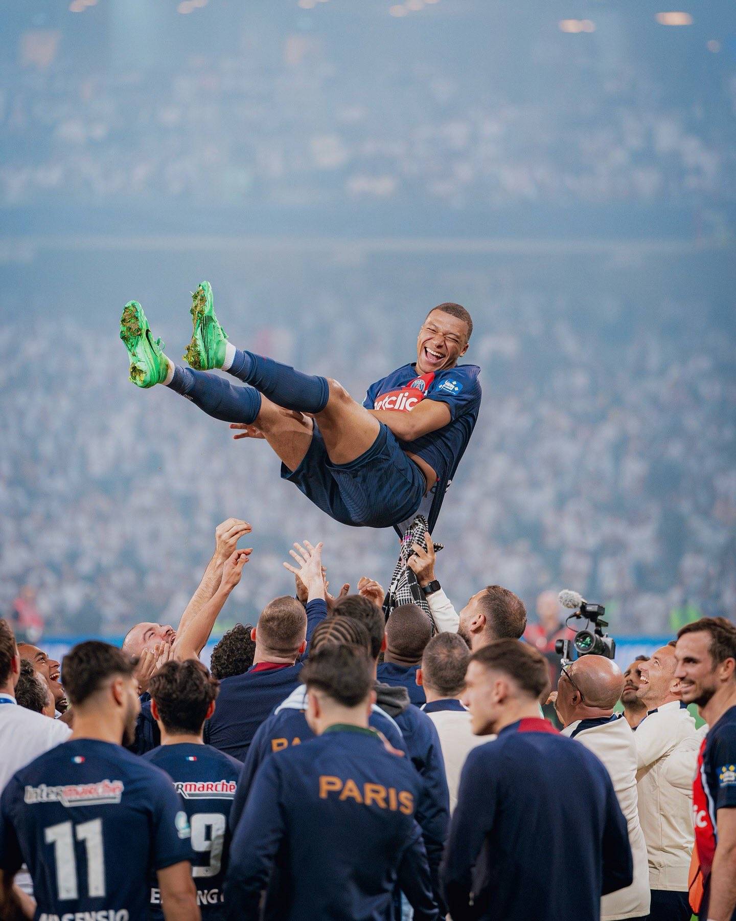 包含沙尔克宣布新签约，引援大手笔加强实力的词条