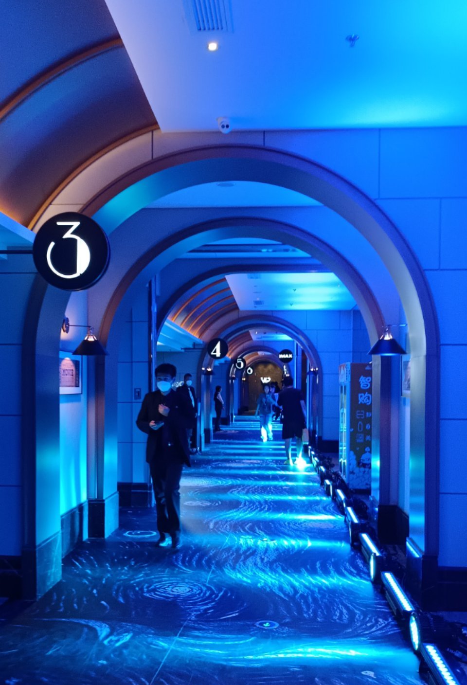 比赛现场气氛越发火爆，胜负悬疑不定的简单介绍