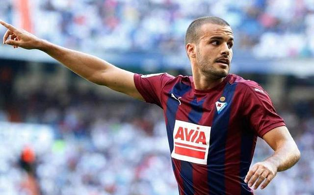 -埃瓦尔主场大胜对手，保持势头的简单介绍