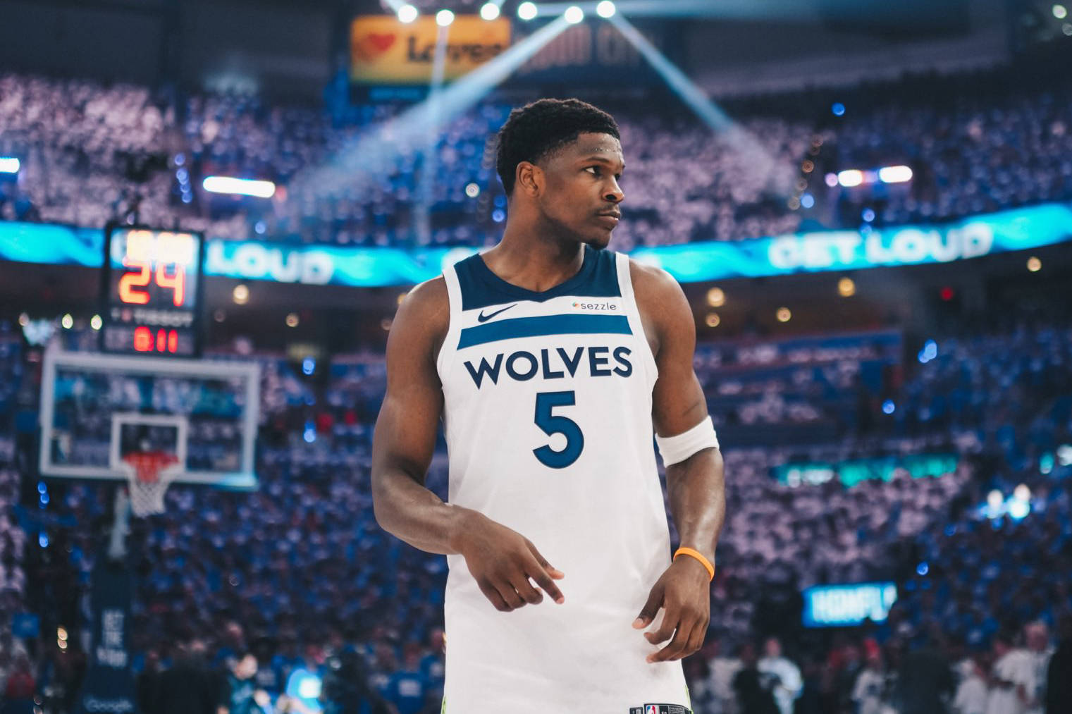 -尼克斯逆袭森林狼，季后赛希望渐现曙光