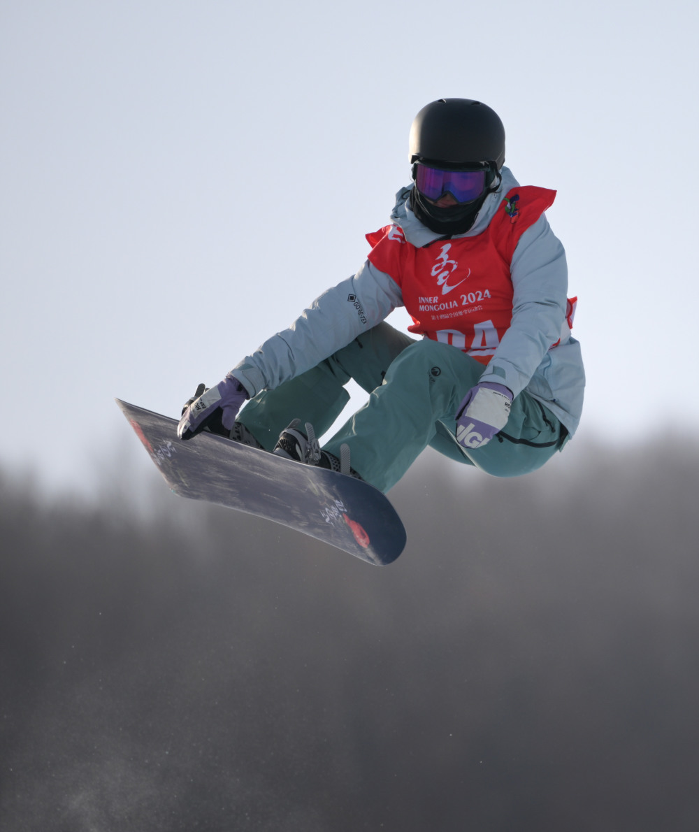 开云官网-荷兰选手在滑雪比赛中取得好成绩