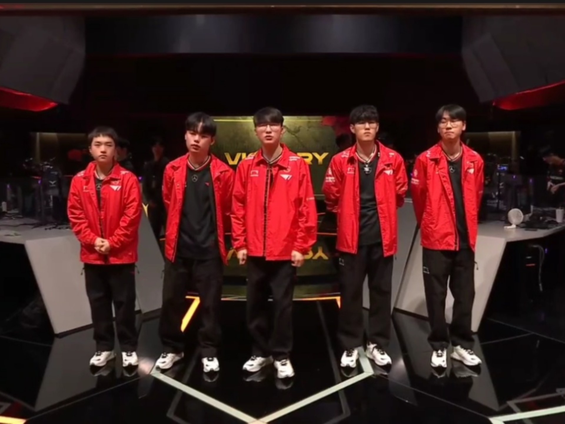 开云体育app-100T横扫NS，Ruler单局斩获MVP入围赛3:0（柏林）