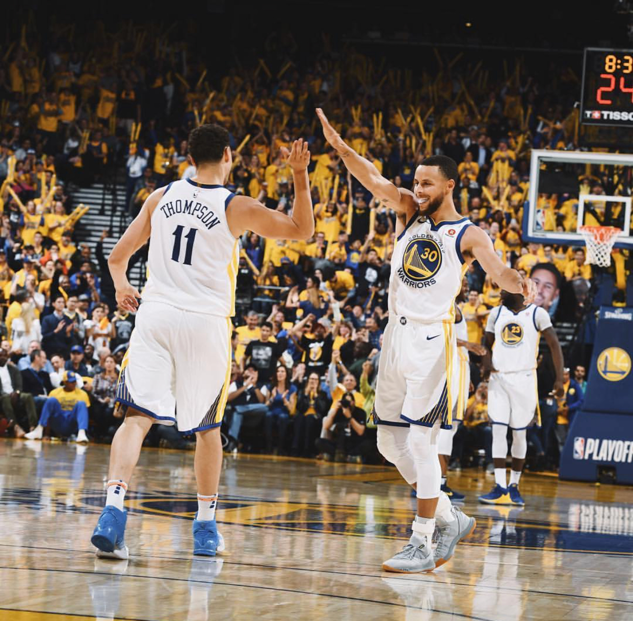 开云平台-勇士主场大胜火箭，保罗首秀泡澡