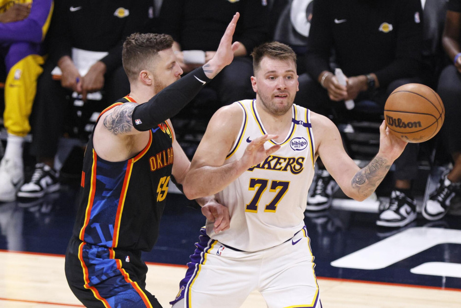 开云体育入口-魔术碾压灰熊，东契奇惊艳四座