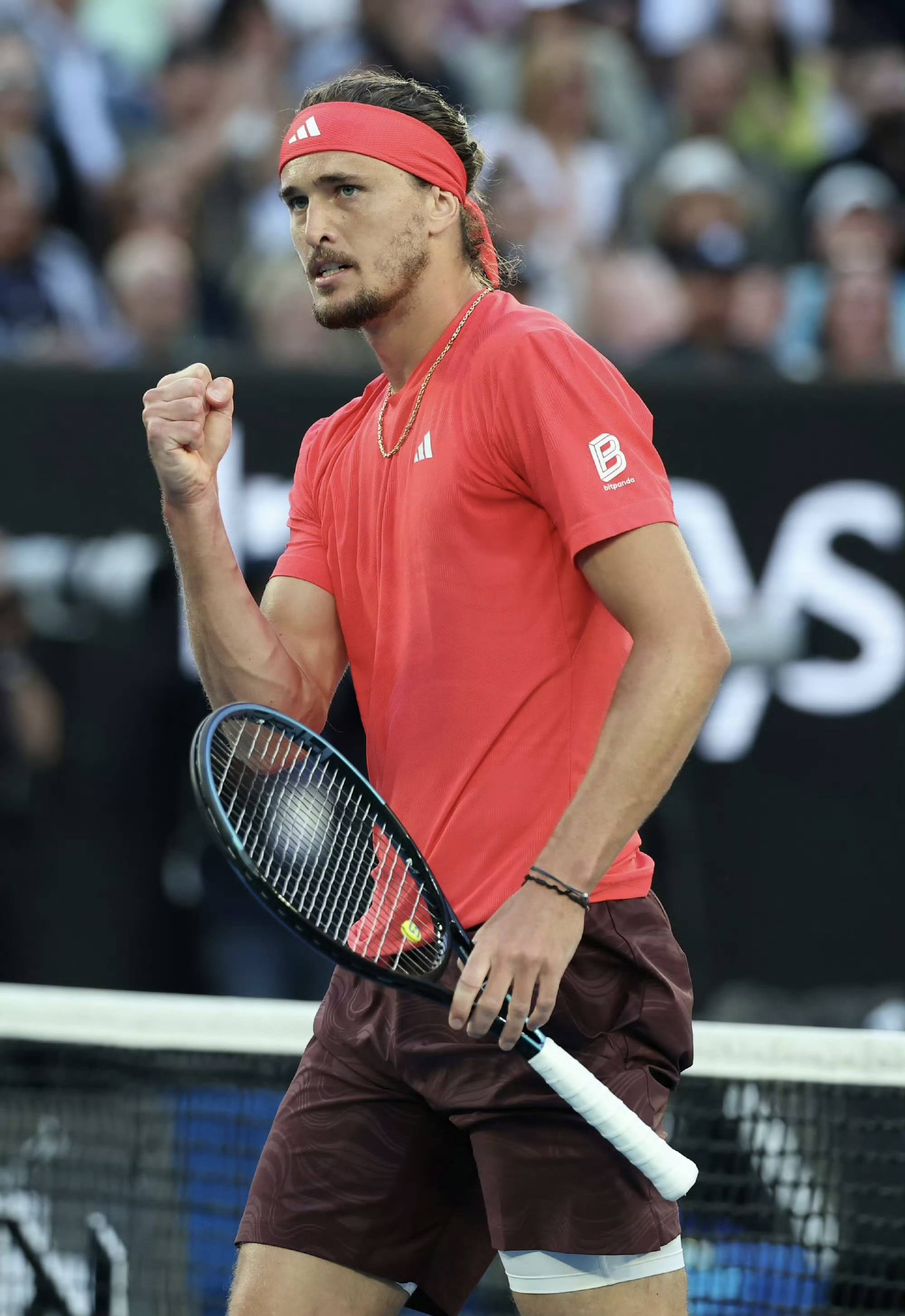 开云体育官方网站-年终总决赛轻取温网，兹维列夫统治全场