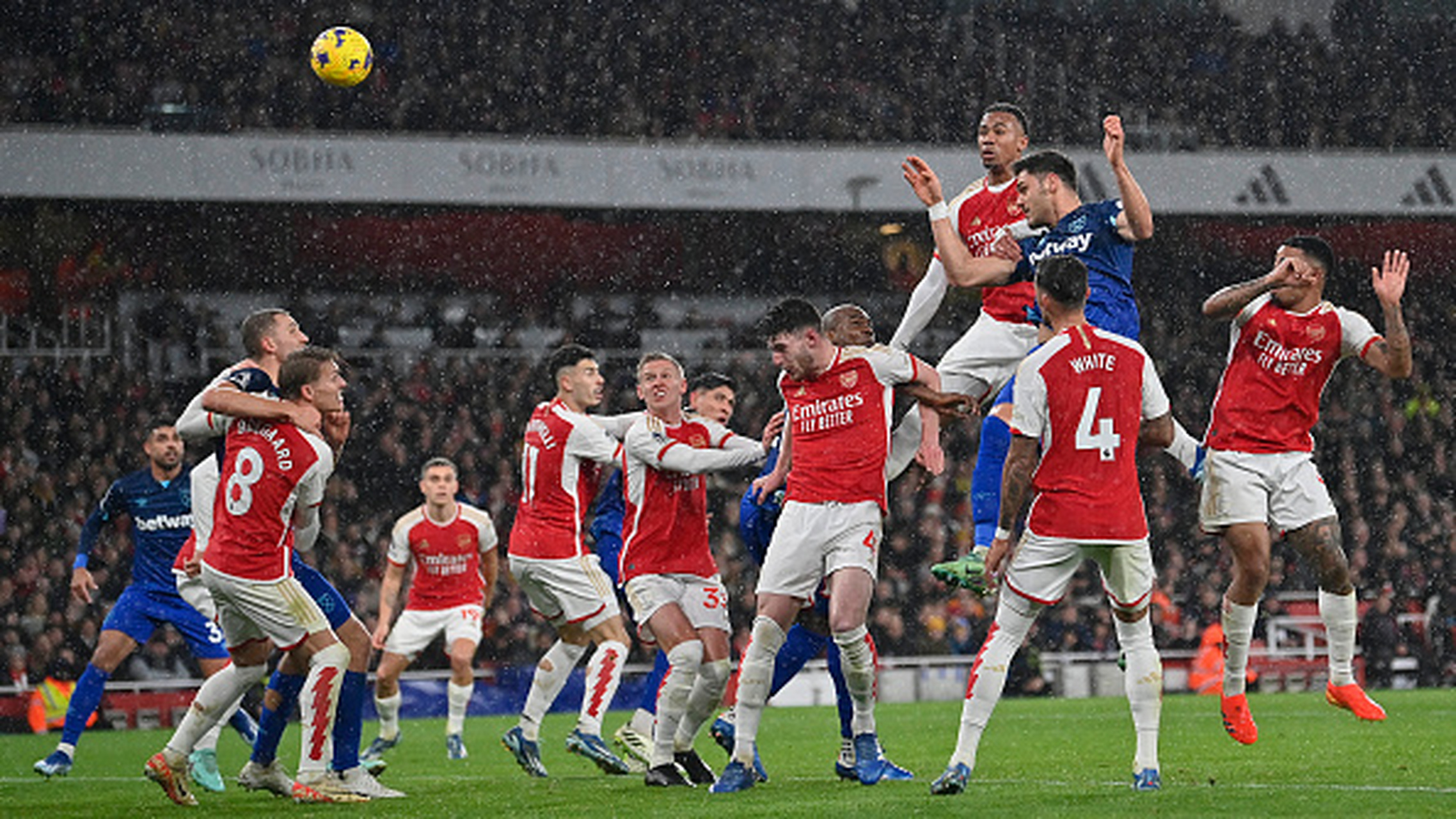 阿森纳遭遇连败局面，球队面临危机
