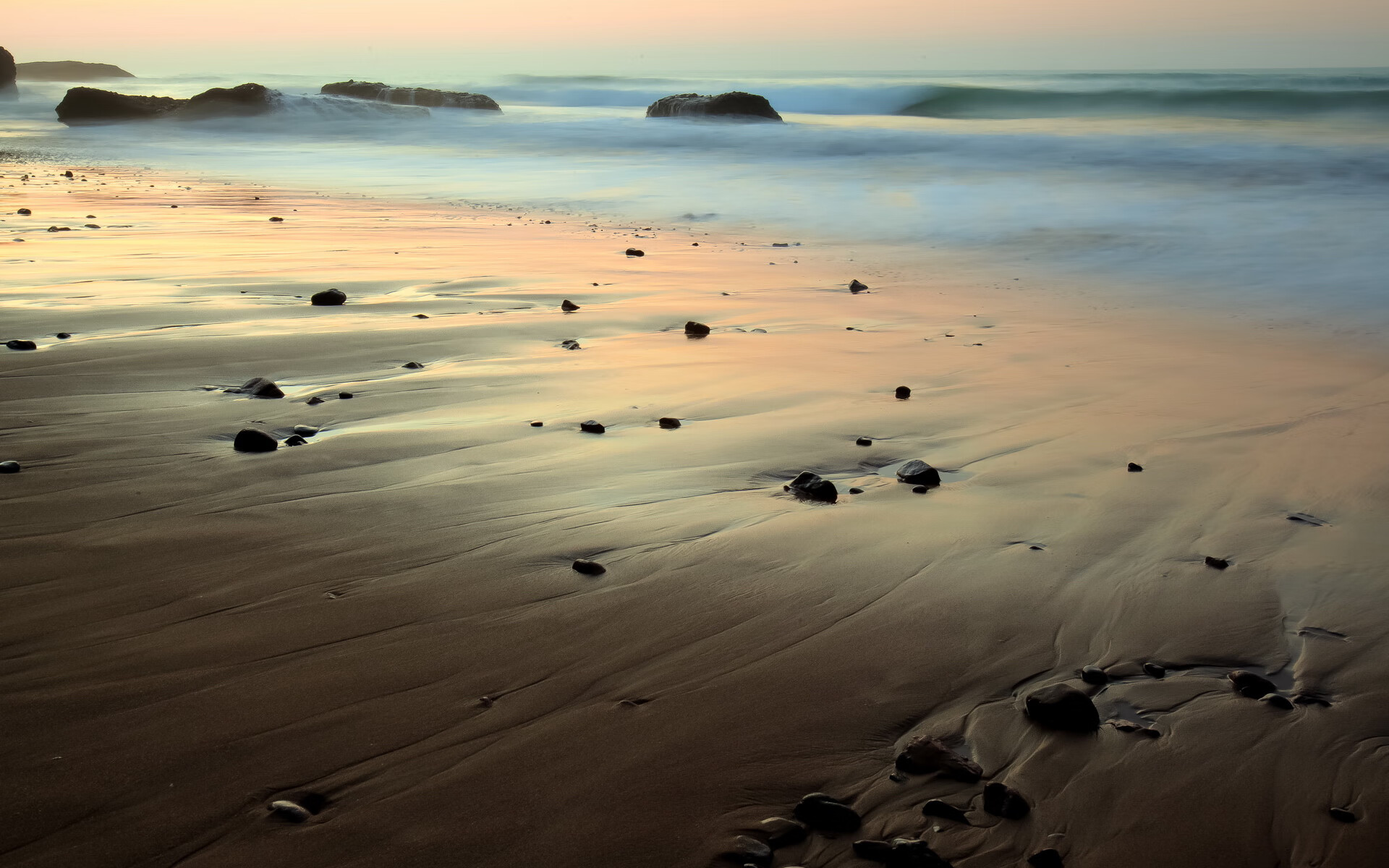 绿茵场上的双重奏，爱尔兰狂胜希腊，莫德里奇英超争冠战接管比赛