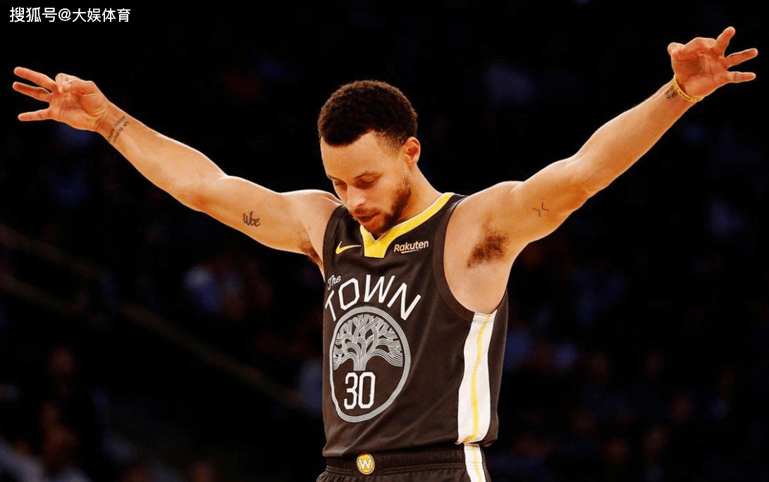 希腊全面压制阿根廷，基耶萨连续得分拉开差距