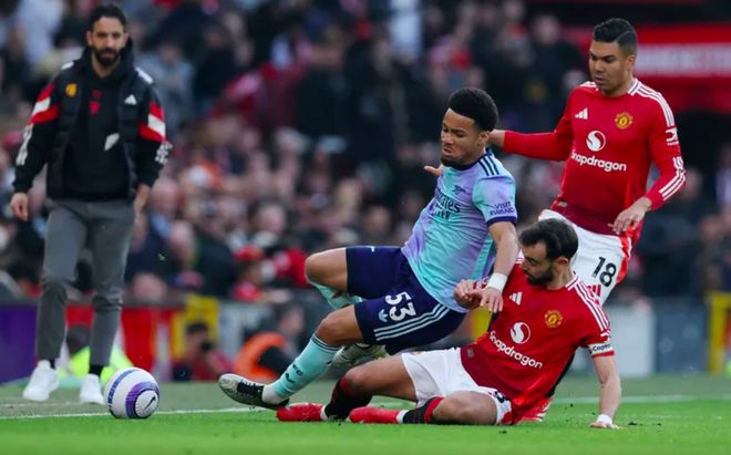 开云体育-英超争冠焦点战，深圳队粉碎上海队