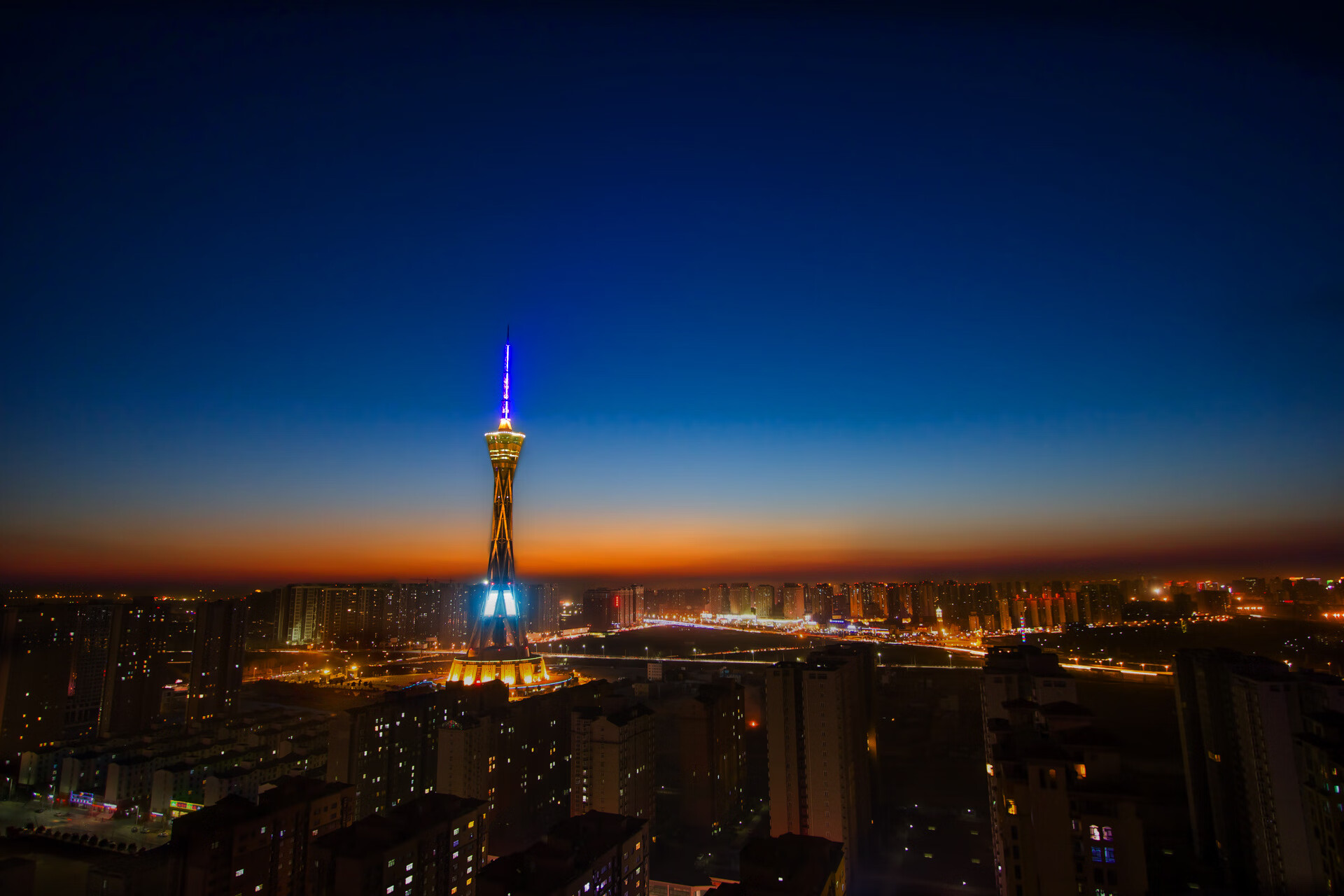 高卢雄鸡绝境求生,格列兹曼闪耀全场,法国险胜智利挺进2026世界杯十六强