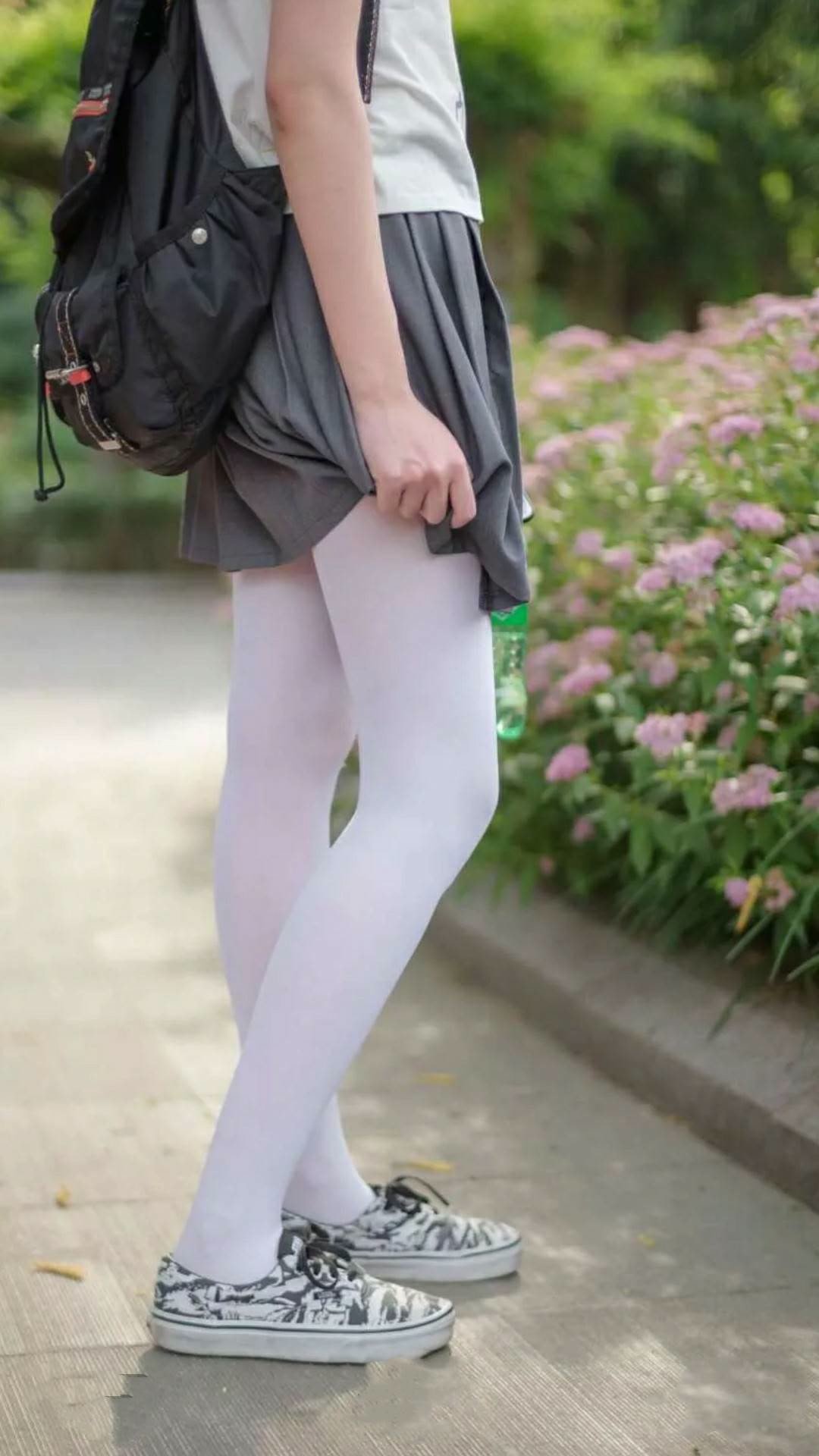 开云官网-南美铁骑激战东欧雄鹰，奥斯梅恩一剑封喉，乌拉圭险胜波兰迎世界杯开门红